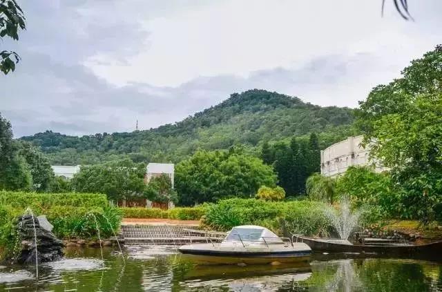 <a href=http://www.lexiangyou.org/xiangcunlvyou/ target=_blank class=infotextkey>乡村旅游</a>：南朗诗意小镇